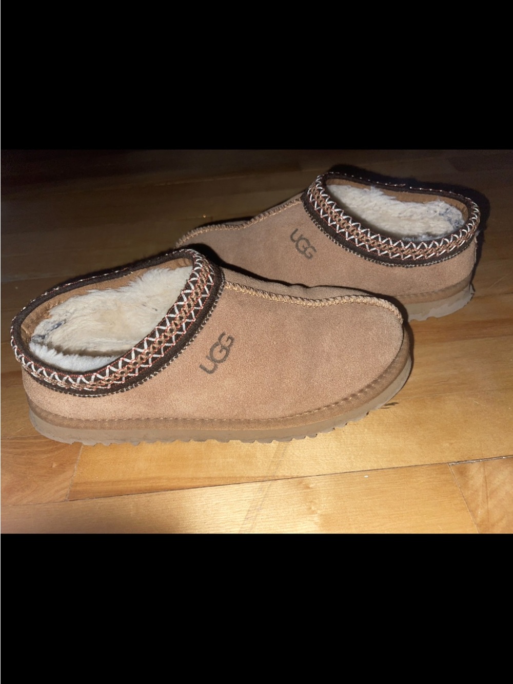 Women's Chestnut Brown UGGS🤎